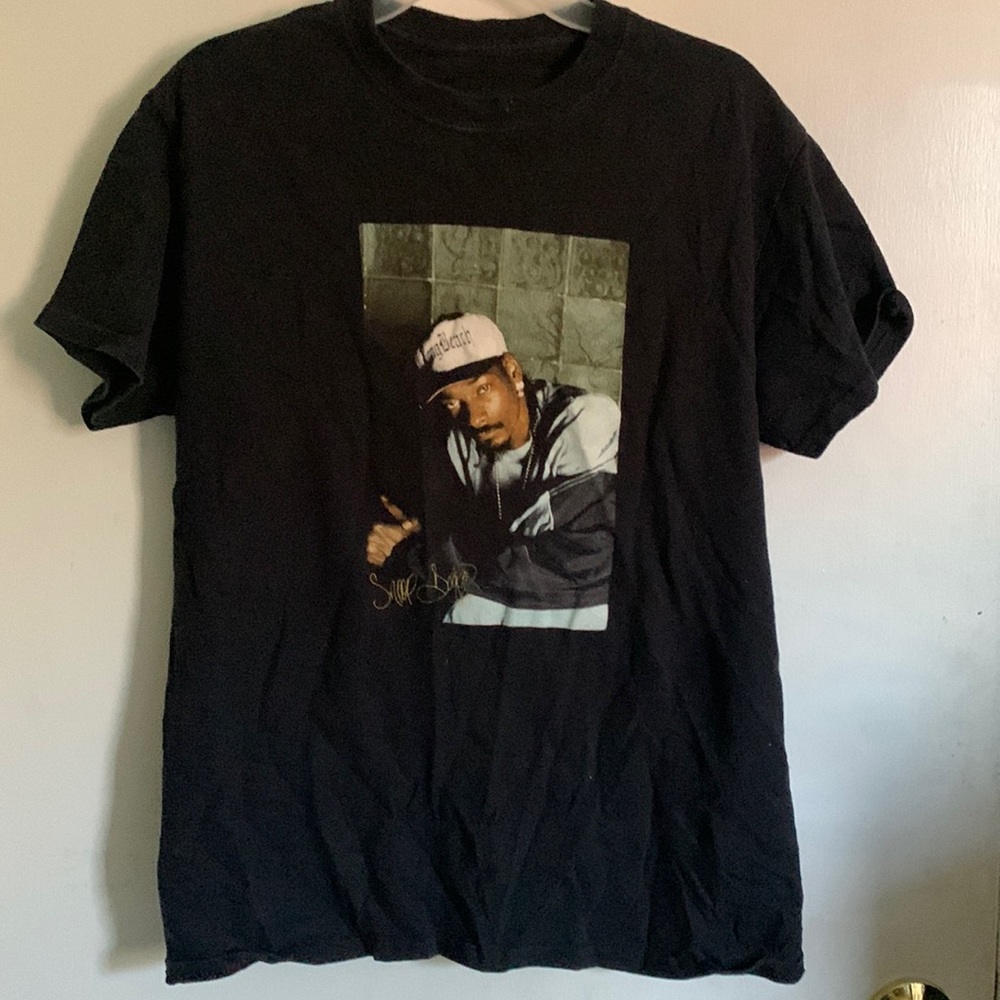 Black tee shirt